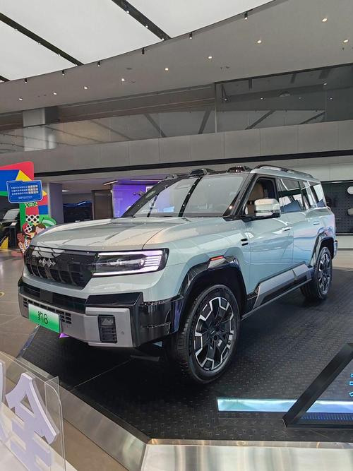 成都296比亚迪方程豹硬派越野的爆款，英菲尼迪35周年与你共成长